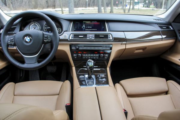 2015 - BMW ActiveHybrid 7 Interior