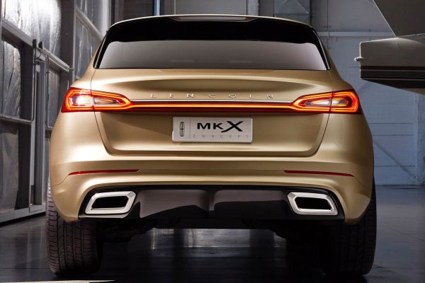 2016 - Lincoln MKX Rear View