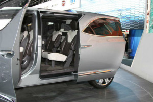 2015 Chrysler Town and Country Minivan Exterior