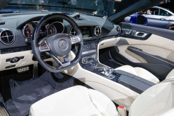 2017 Mercedes SL 550 - Interior