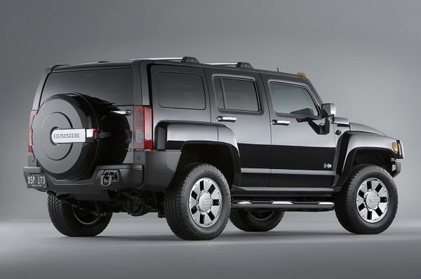 2016 Hummer H3 - Rear View