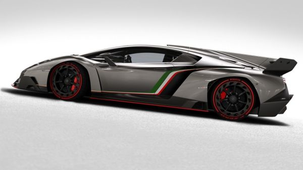 Lamborghini Veneno 2016 - Side View